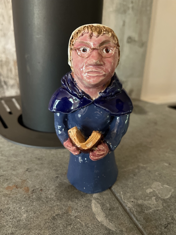 Kleine Keramikstücke mit persönlicher Bedeutung